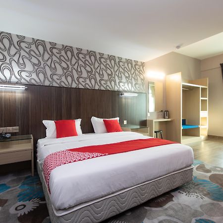Super Oyo 89375 Regent Hotel Keningau Exterior photo